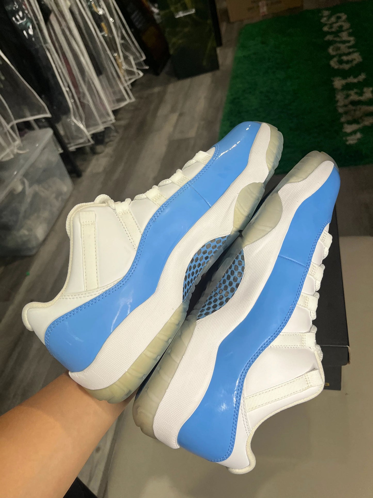 Jordan 11 Retro Low University Blue (2017) - Used