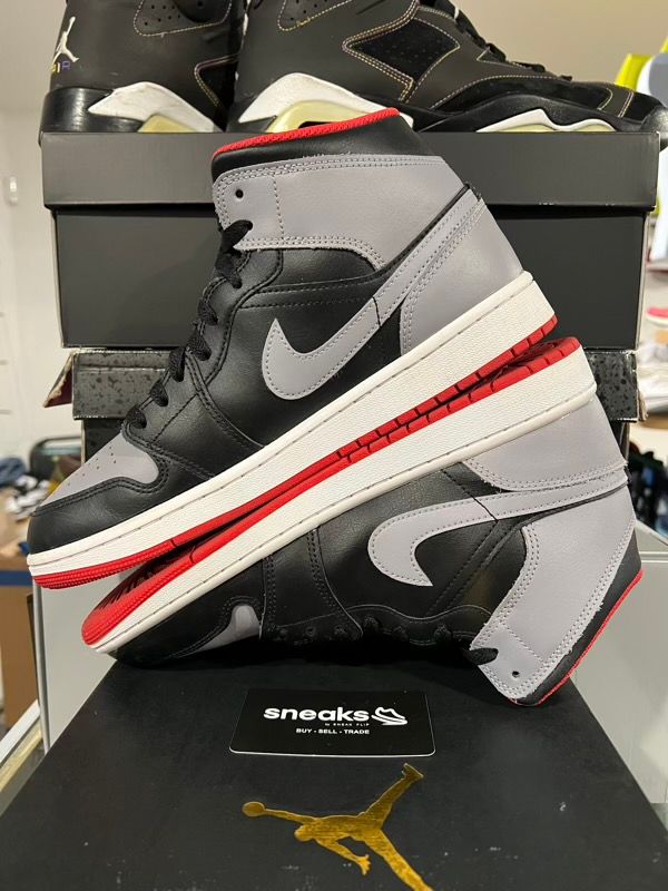 USED SIZE 10M Jordan 1 Mid Bred Shadow - Used