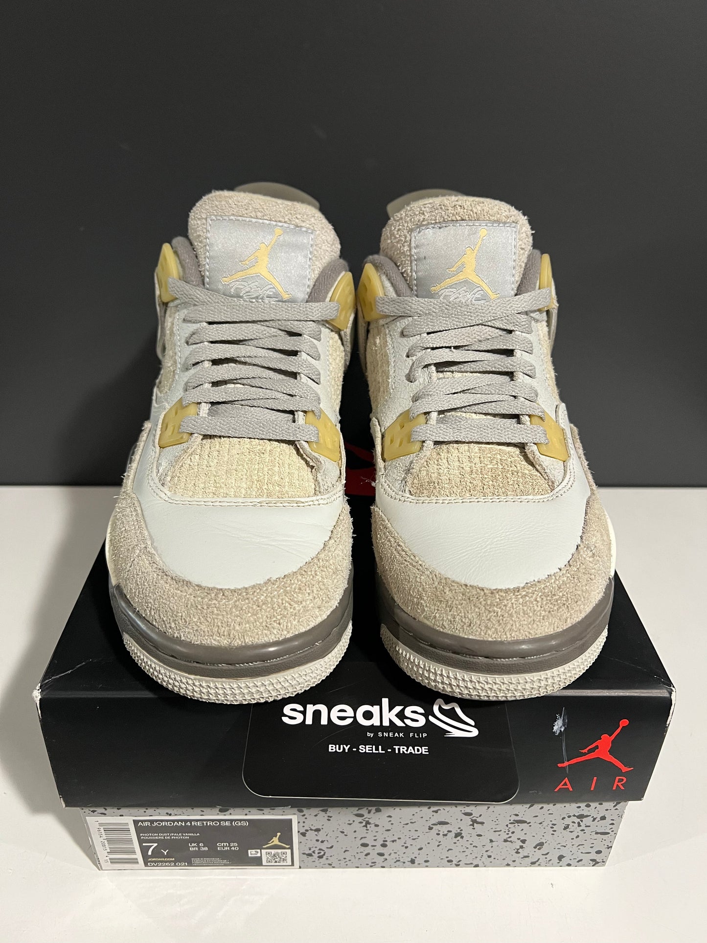 Jordan 4 Retro SE Craft Photon Dust (GS) - Used