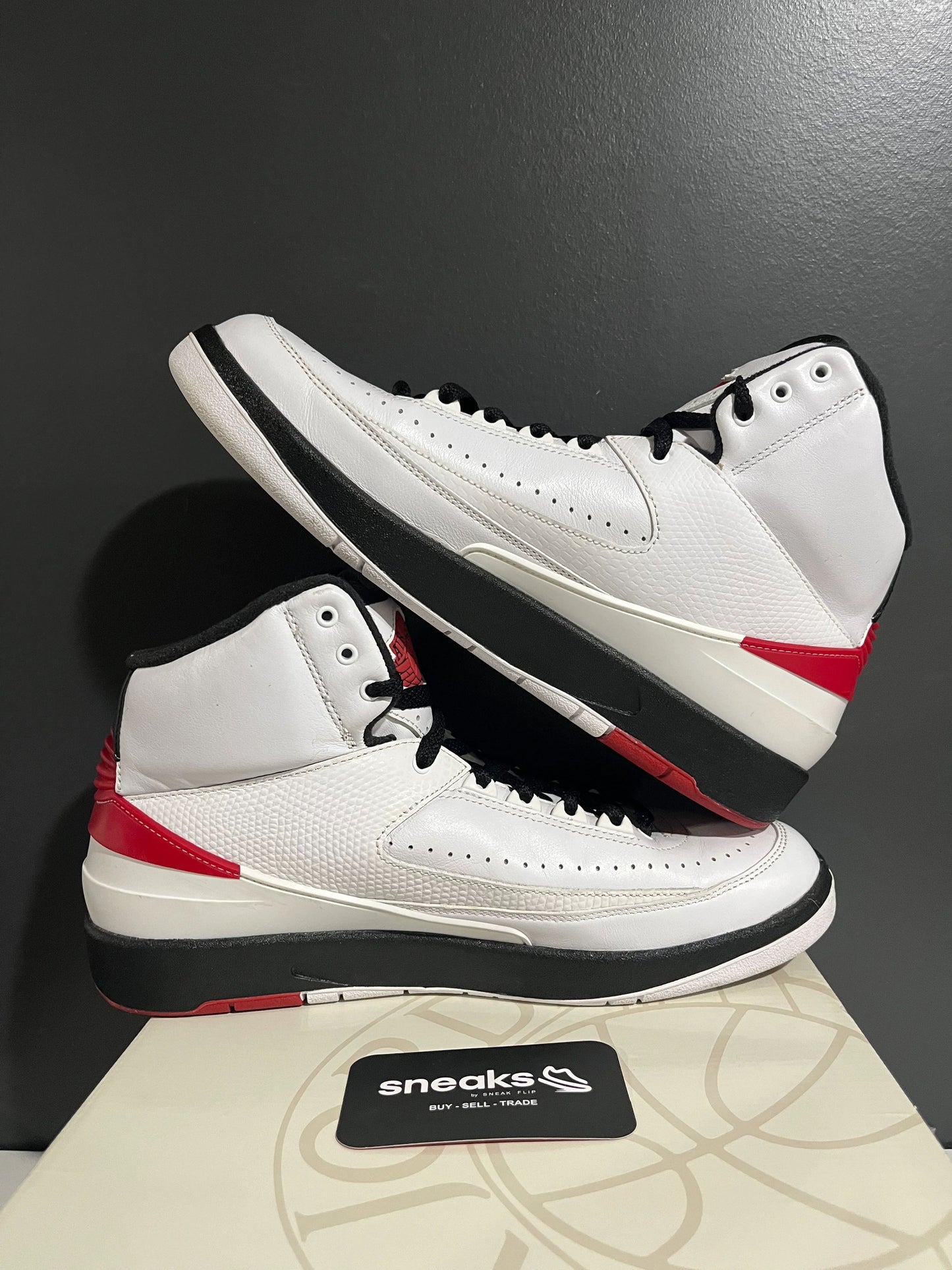 USED SIZE 10M Jordan 2 Retro OG Chicago (2022) - Used