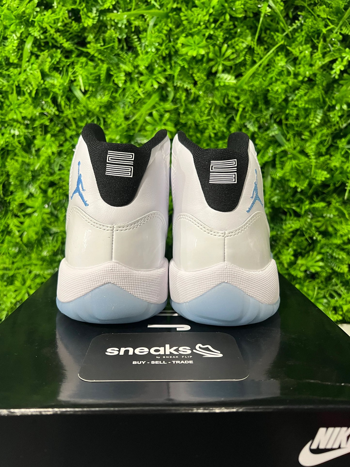 Jordan 11 Retro Legend Blue (2024) (GS)