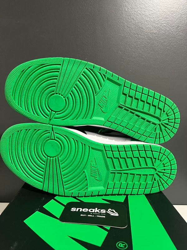 SIZE 10M Jordan 1 Retro High OG Lucky Green - Used