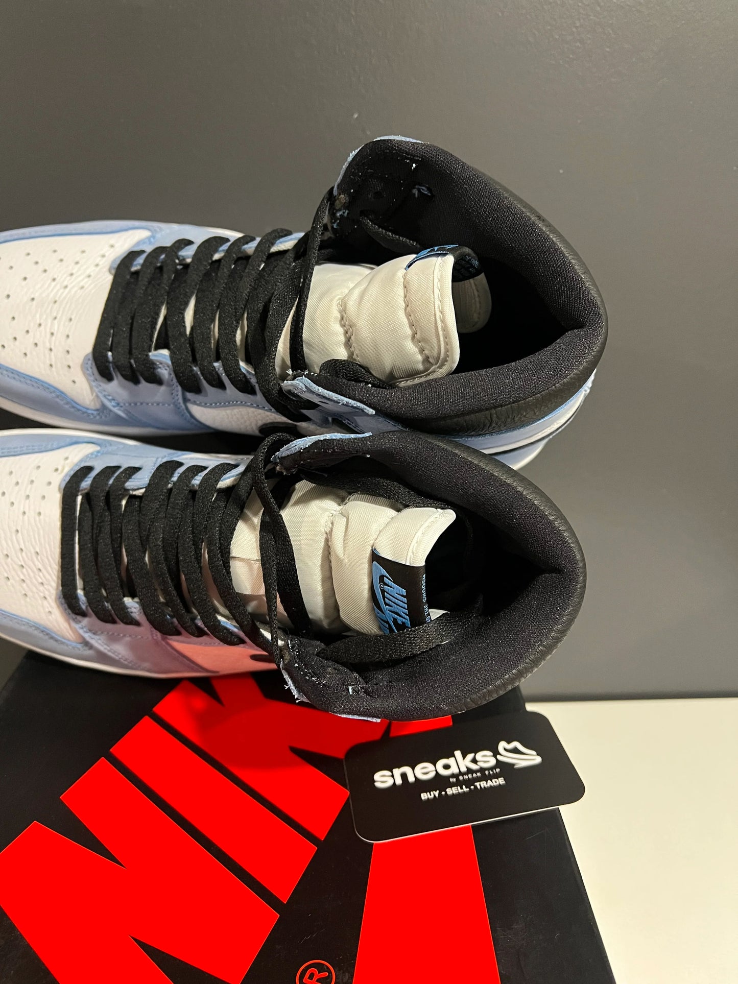 Jordan 1 Retro High OG University Blue - Used